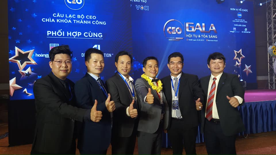 14-nam-dong-hanh-cung-ceo-3