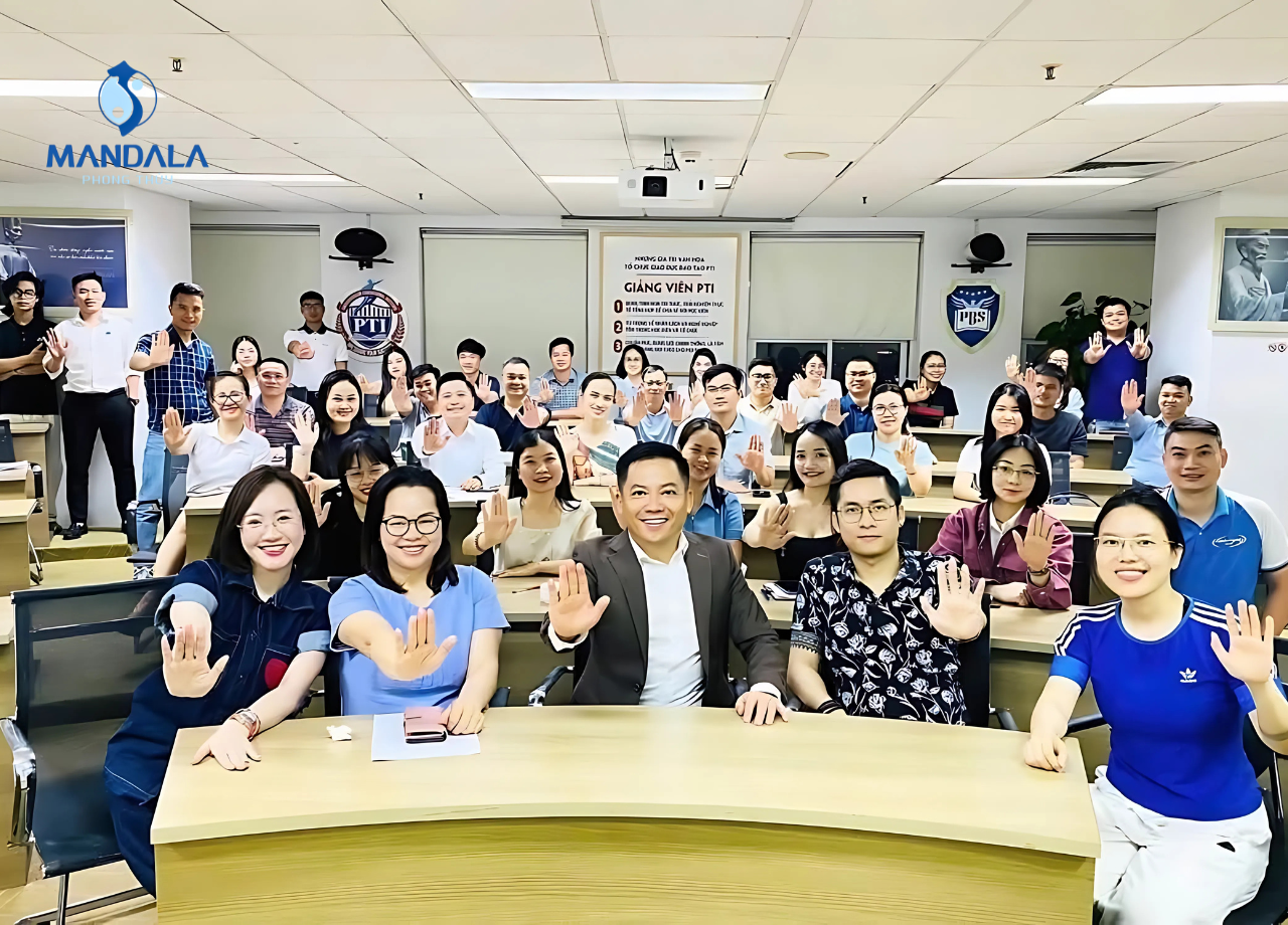 Khóa học giám đốc marketing: Kiến tạo di sản thương hiệu bền vững.