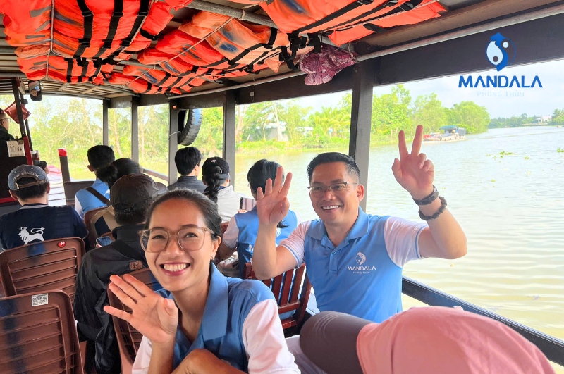 Đoàn Mandala Phong Thủy trong hành trình khảo sát xây cầu, mang theo tinh thần lạc quan và quyết tâm gieo nền cho tương lai bền vững