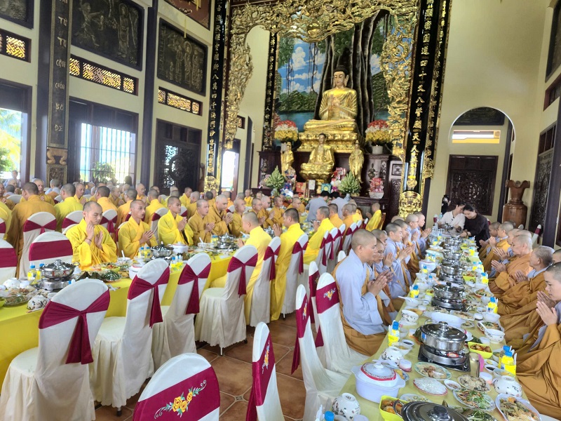 trai-dan-duoc-su-that-chau-chua-long-an-gieo-phuc-khi-binh-ngo-2026