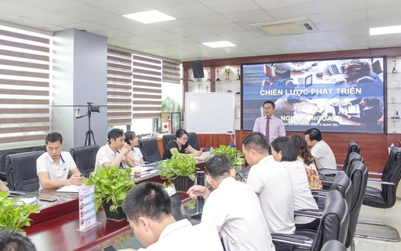 hoc-phong-thuy-o-dau-uy-tin-chuyen-gia-nguyen-ngoan
