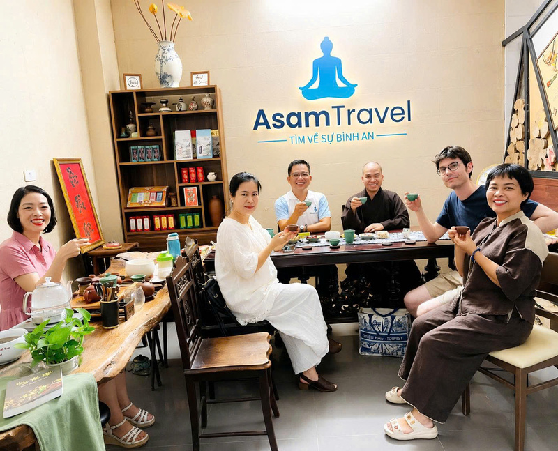 TRẦM VÀ TRÀ: NGHỆ THUẬT SỐNG TỈNH THỨC CỦA DOANH NHÂN THỜI ĐẠI MỚI