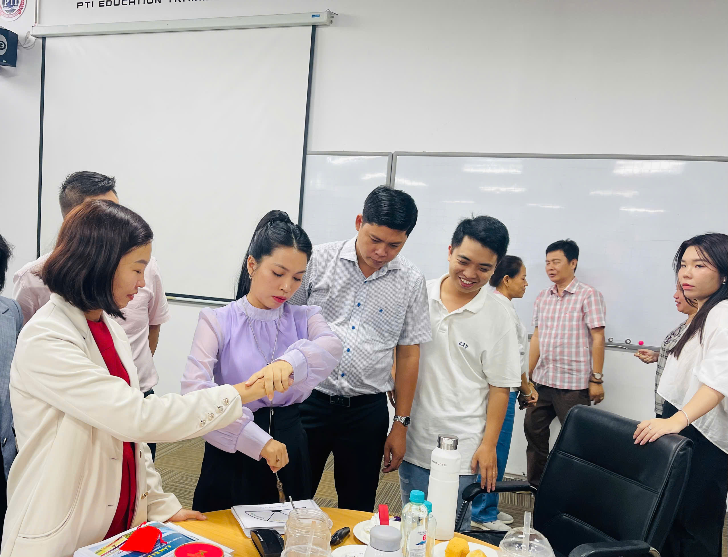 gio-hoc-phong-thuy-nguyen-ngoan