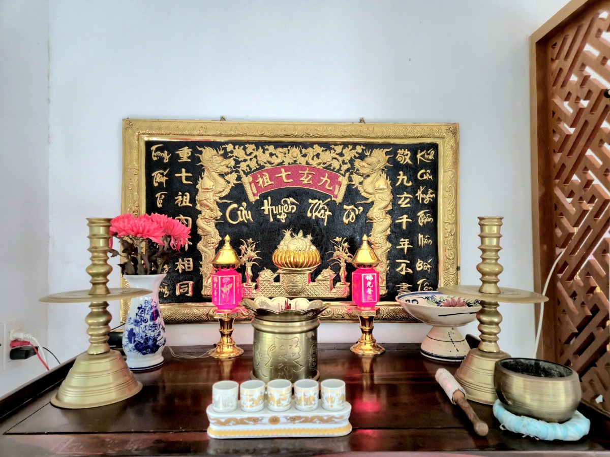 Không gian bàn thờ gia tiên hài hòa phong thủy