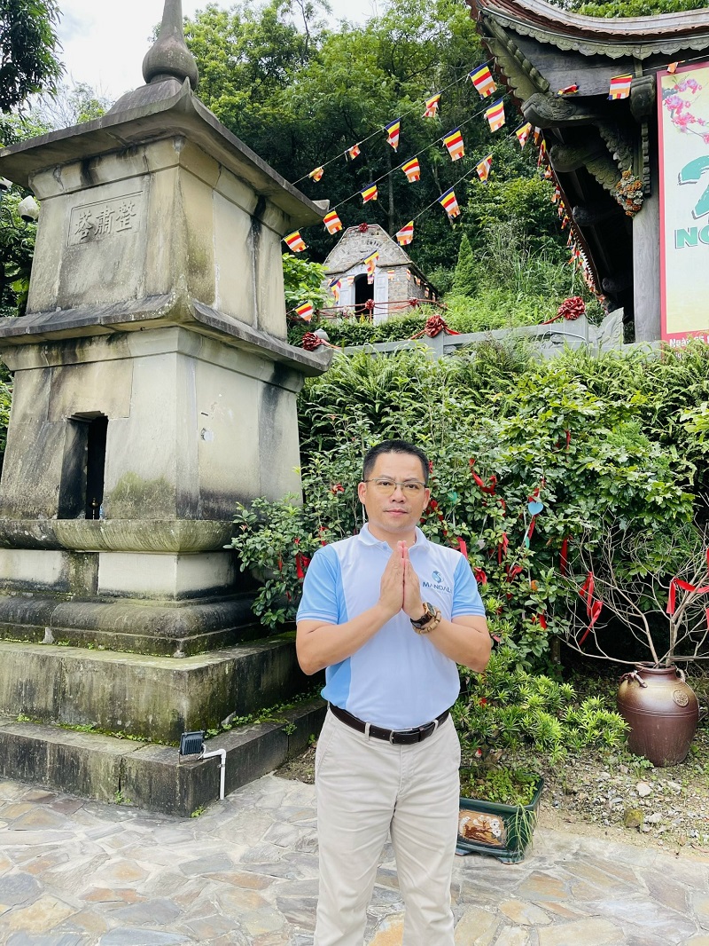 Chuyên gia Nguyễn Ngoan trong hành trình hành hương chiêm bái chùa Ngọa Vân