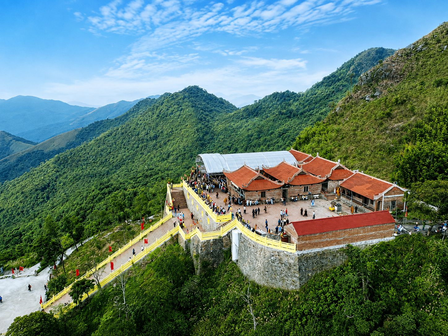 Lòng từ bi trong hành trình hành hương chùa Ngọa Vân