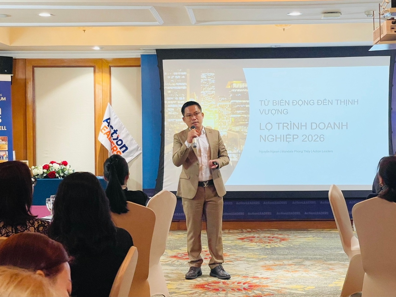 Vingroup đổi logo