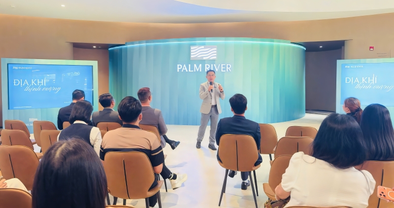 Chuyên gia Nguyễn Ngoan chia sẻ chuyên đề “Địa Khí Thịnh Vượng” tại chương trình Palm River.